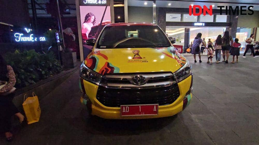 Mobil Dinas Gibran yang Diparkir di Festival Non Halal Sudah Diambil