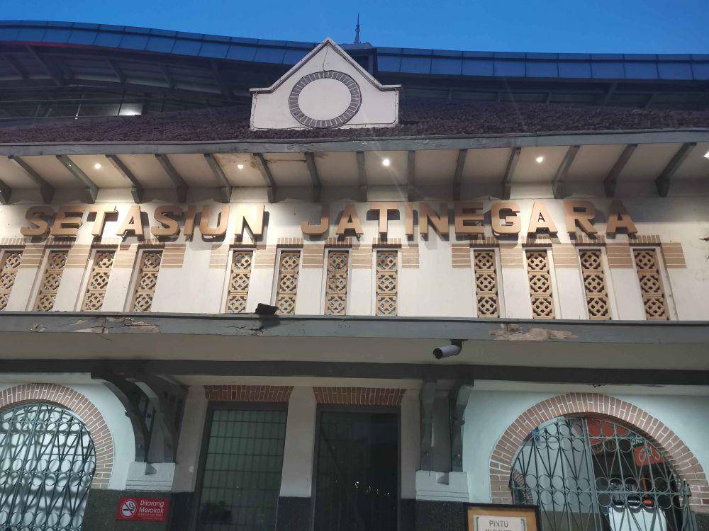 potret Stasiun Jatinegara (google.com/maps/Angelia Sherlia)