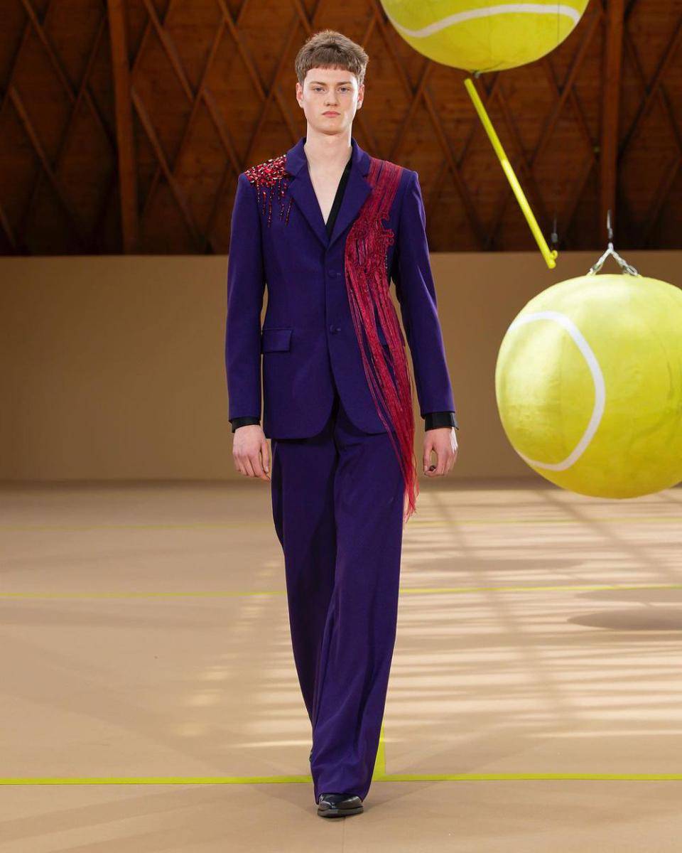 Homolog Paris A/W '24 di Haute Couture Week 2024 (instagram.com/homologofficial)