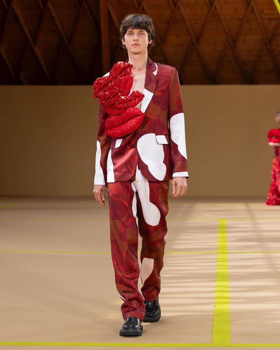 Homolog Paris A/W '24 di Haute Couture Week 2024 (instagram.com/homologofficial)