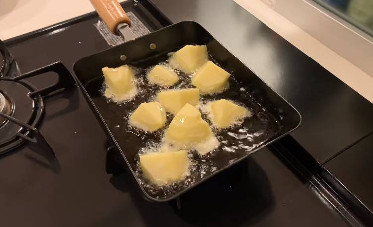 ilustrasi kentang untuk miso potato (youtube.com/JAPANESE COOKING CHANNEL)