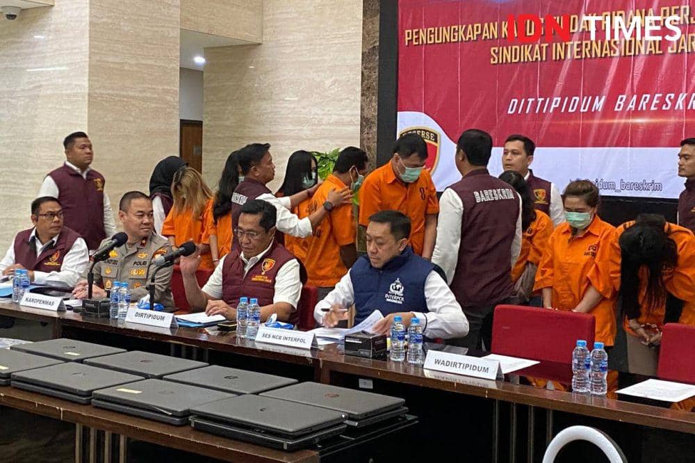 Dittipidum Bareskrim Polri ungkap kasus judi online dan pornografi jaringan Taiwan (IDN Times/Irfan Fathurohman)