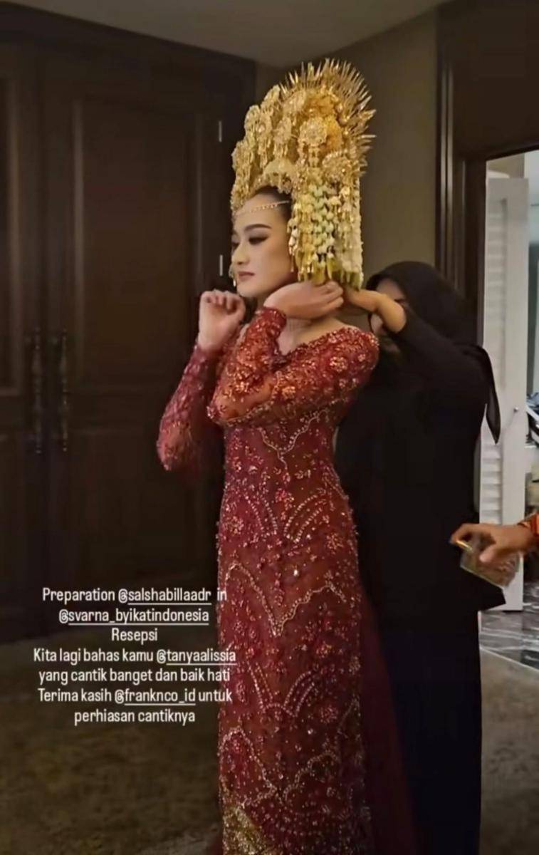 Gaya Salshabilla Adriani di Resepsi Nikah (instagram.com/didietmaulana)