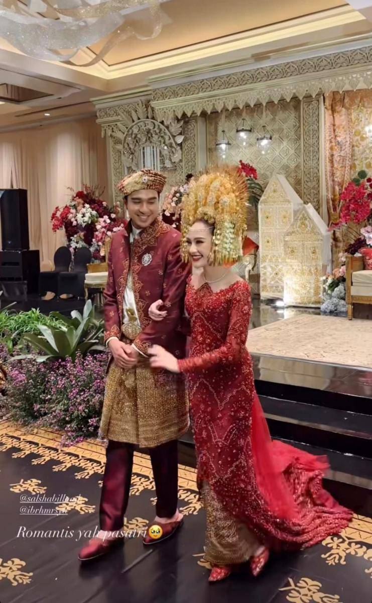 Gaya Salshabilla Adriani di Resepsi Nikah (instagram.com/syarafahms)