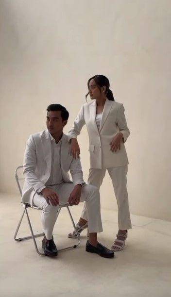 Prewedding Salshabilla dan Ohim (Instagram.com/_prologdesign)