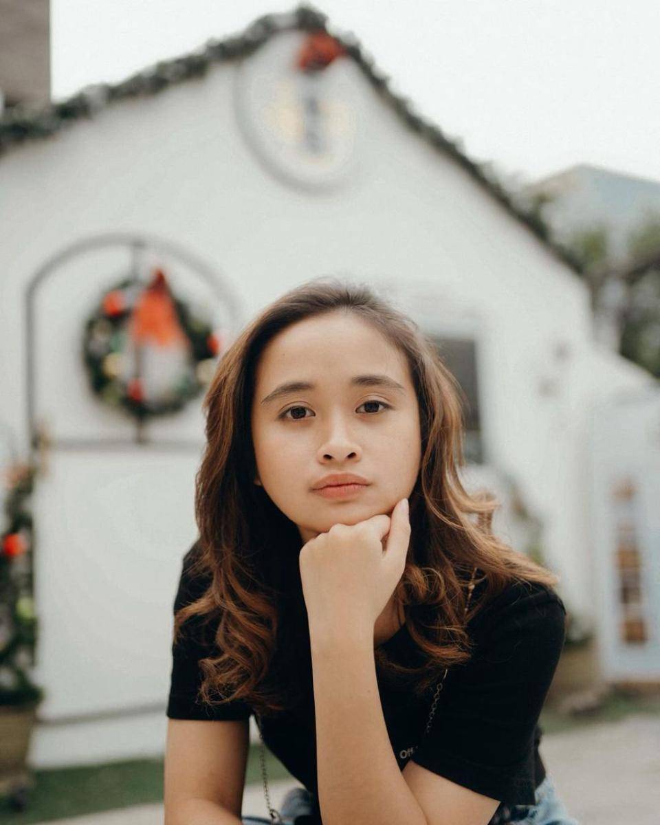 gaya makeup kuliah ala Gritte Agatha (instagram.com/gritteagathaa)