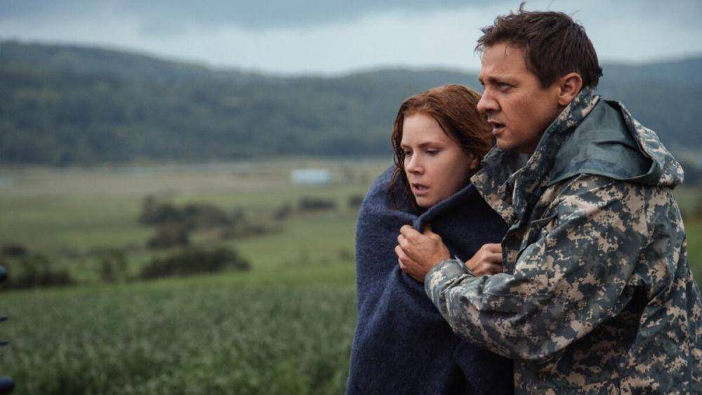 Amy Adams dan Jeremy Renner dalam film Arrival. (dok. Paramount Pictures/Arrival)