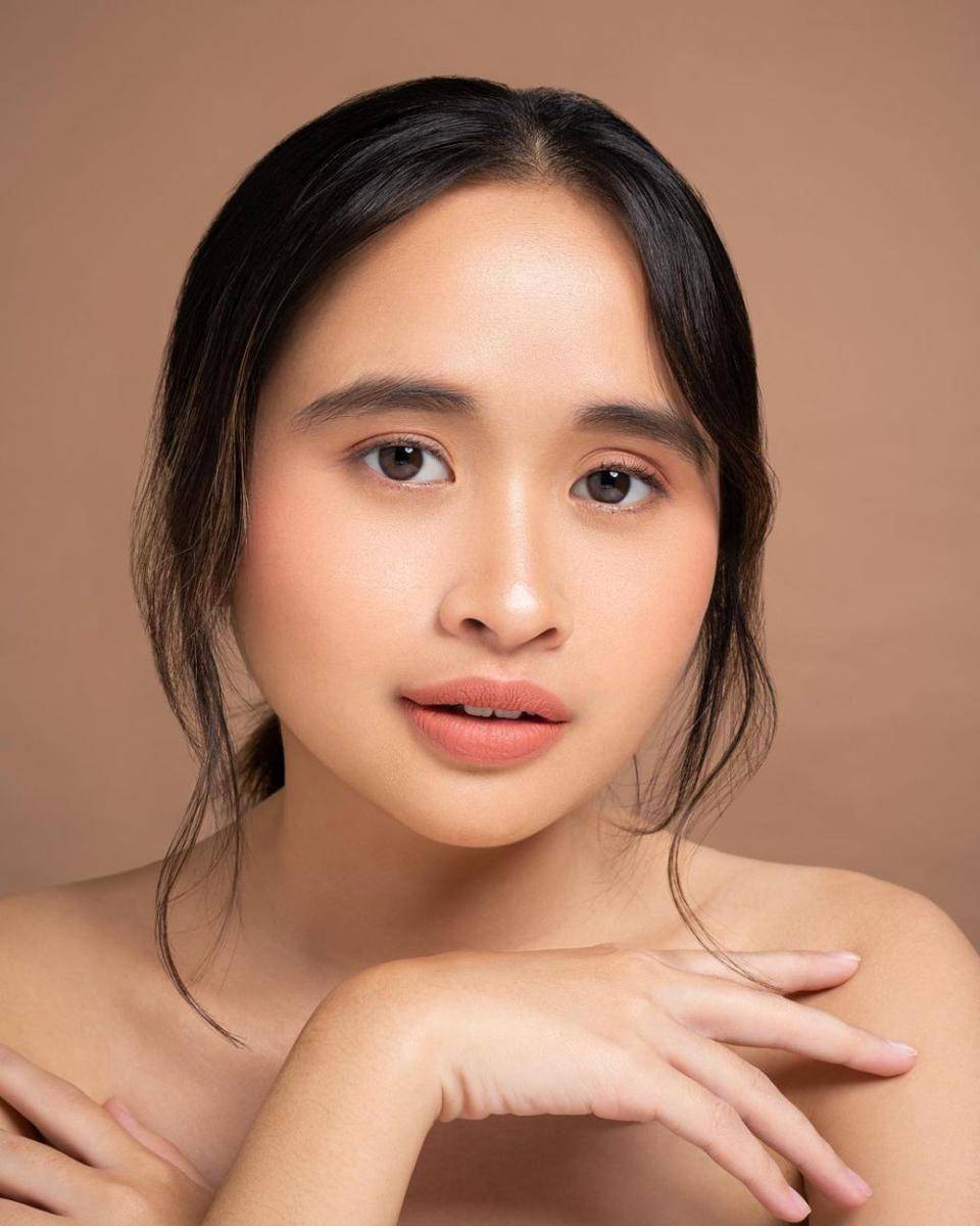 gaya makeup kuliah ala Gritte Agatha (instagram.com/gritteagathaa)