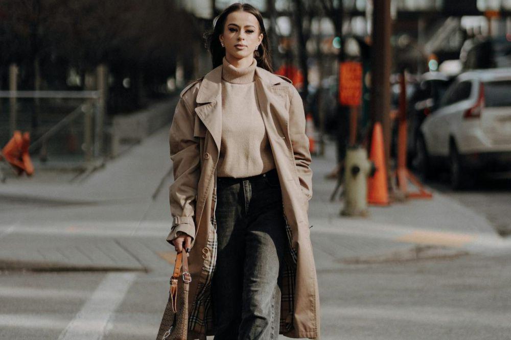 5 Pilihan Bawahan untuk Turtleneck agar Look Kamu Lebih Ciamik