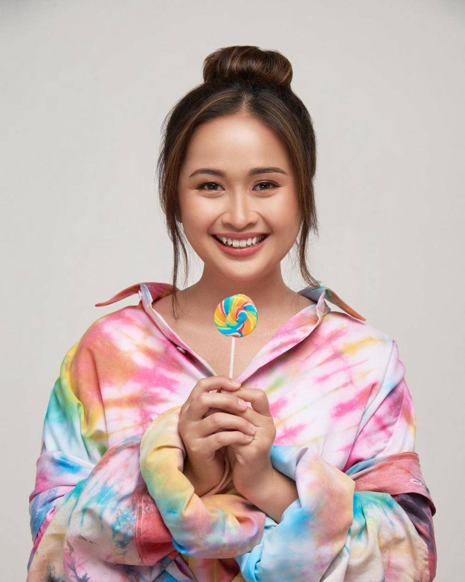 gaya makeup kuliah ala Gritte Agatha (instagram.com/gritteagathaa)