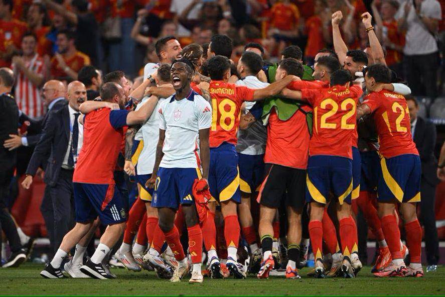 Selebrasi skuad Spanyol lolos ke final Euro 2024. (uefa.com)