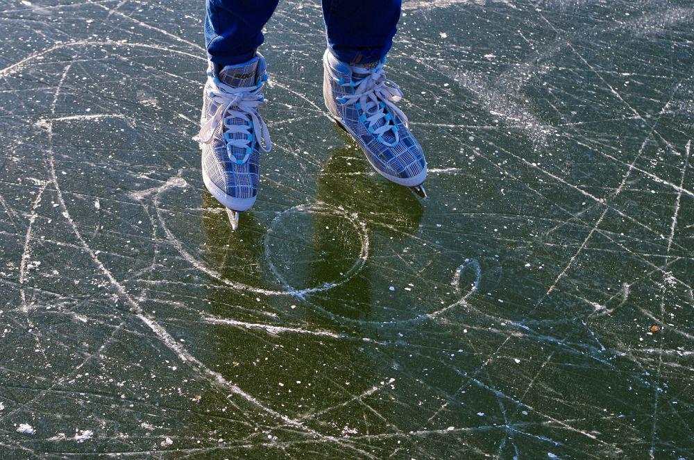 3 Tempat Bermain Ice Skating di Surabaya