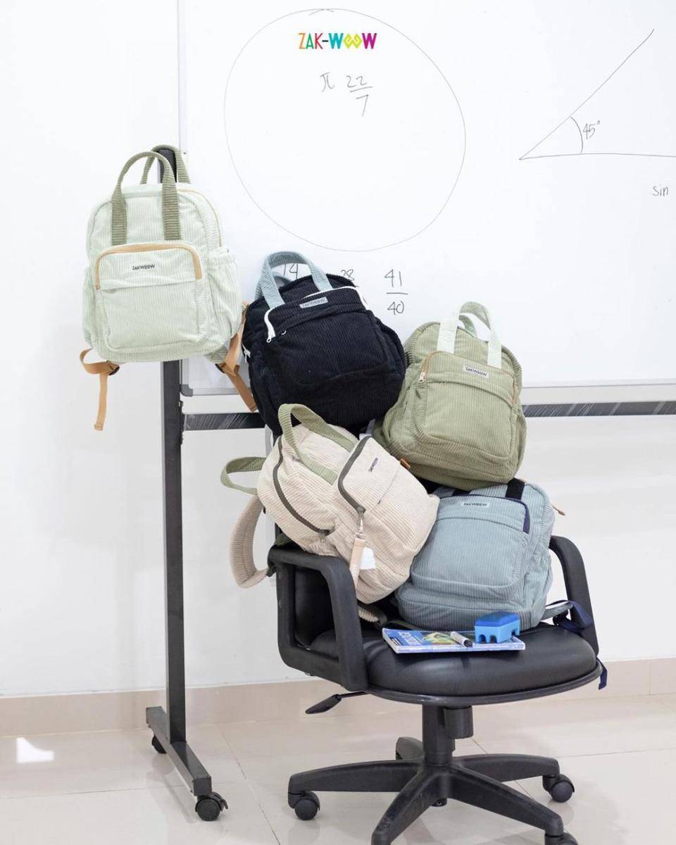 rekomendasi backpack untuk remaja (instagram.com/zakwoowstyle)