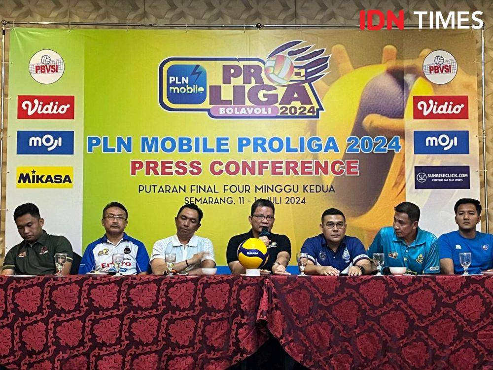 Wakil Direktur Proliga, Reginald Nelwan memberikan keterangan resmi terkait laga putaran final four PLN Mobile Proliga 2024 yang akan digelar di GOR Jatidiri Semarang, 11–14 Juli 2024. (IDN Times/Anggun Puspitoningrum)