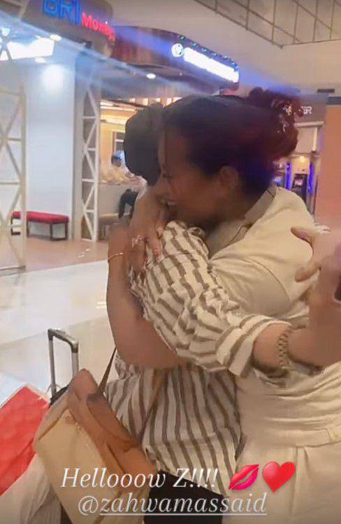Zahwa Massaid pulang ke Indonesia (Instagram.com/rezaartameviaofficial)