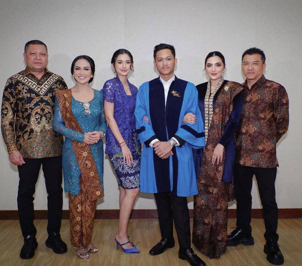 potret Azriel Hermansyah wisuda (instagram.com/ashanty_ash)