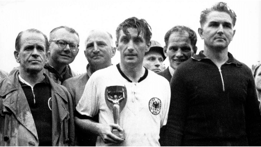 Fritz Walter (tengah) (dfb.de)