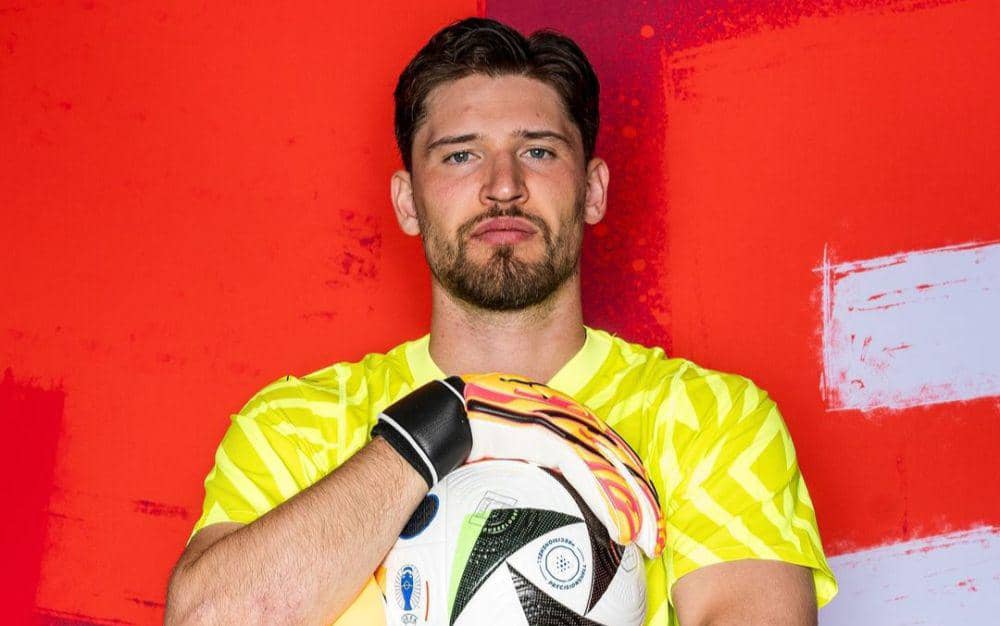 Gregor Kobel (instagram.com/gregorkobel)