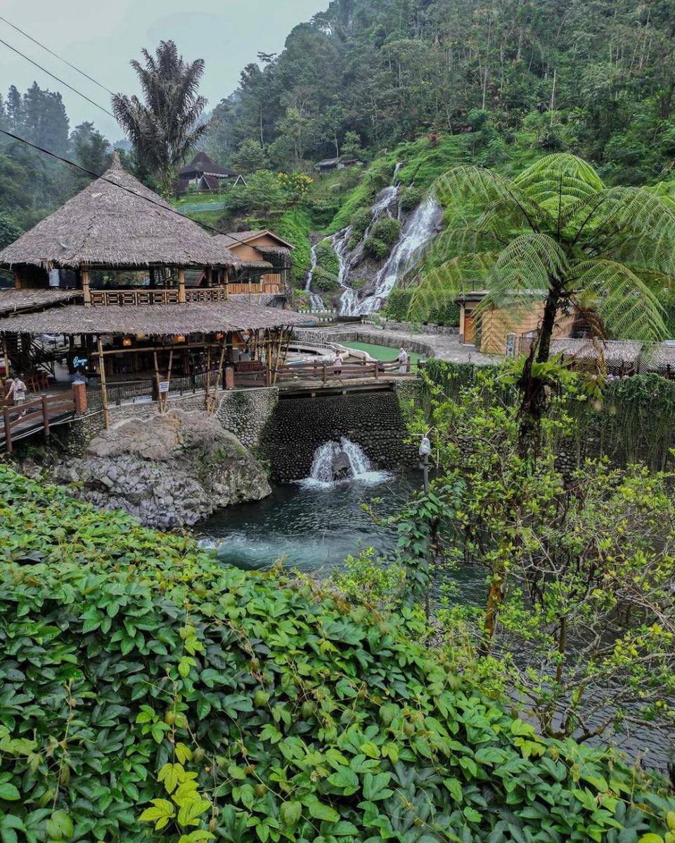 Curug Bayan (instagram.com/pangeraann_)