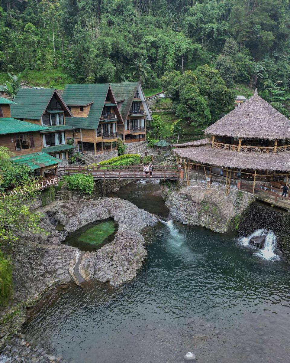 Curug Bayan (instagram.com/pangeraann_)