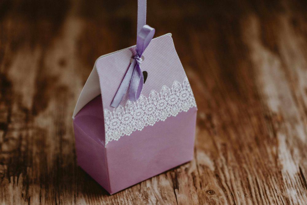5 Tips Mendesain Paper Bag Suvenir Pernikahan, Elegan dan Memorable
