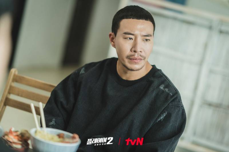 Tae Won Seock di drama The Player 2: Master of Swindlers (Dok. tvN/The Player 2: Master of Swindlers)
