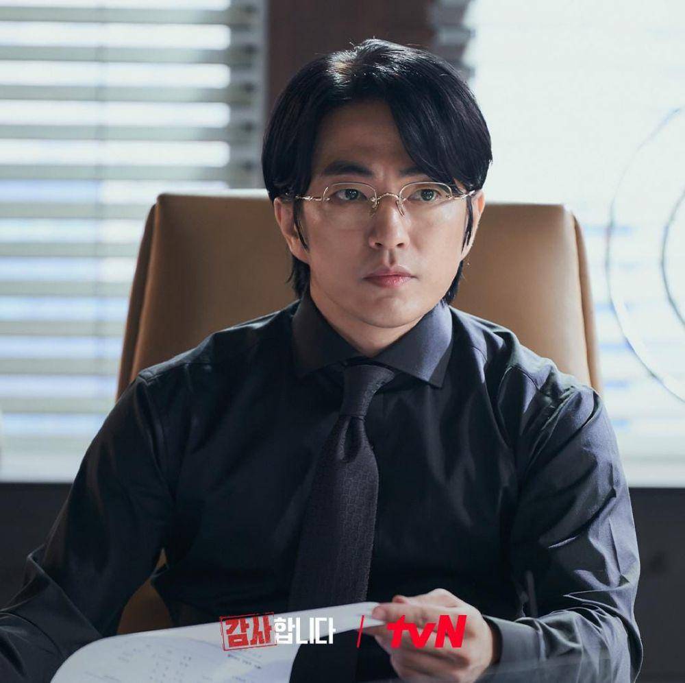 Jung Moon Sung di drama The Auditors (instagram.com/tvn_drama)