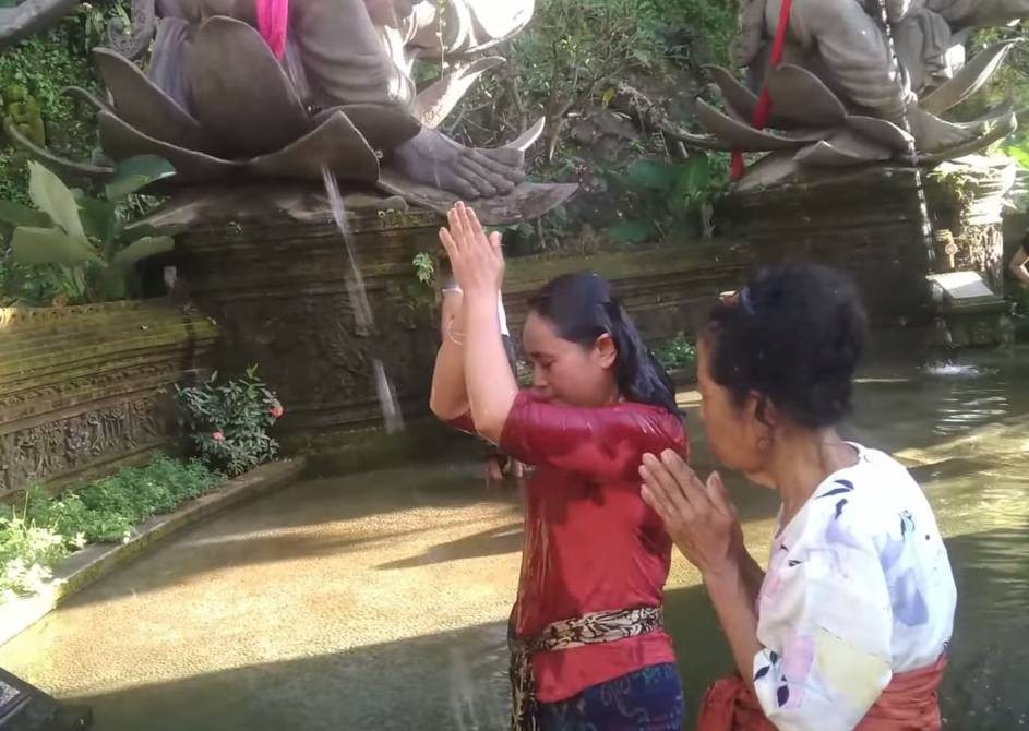 Pura Beji Tirta Amerta Gangga. (YouTube.com/Tu Chica Channel)