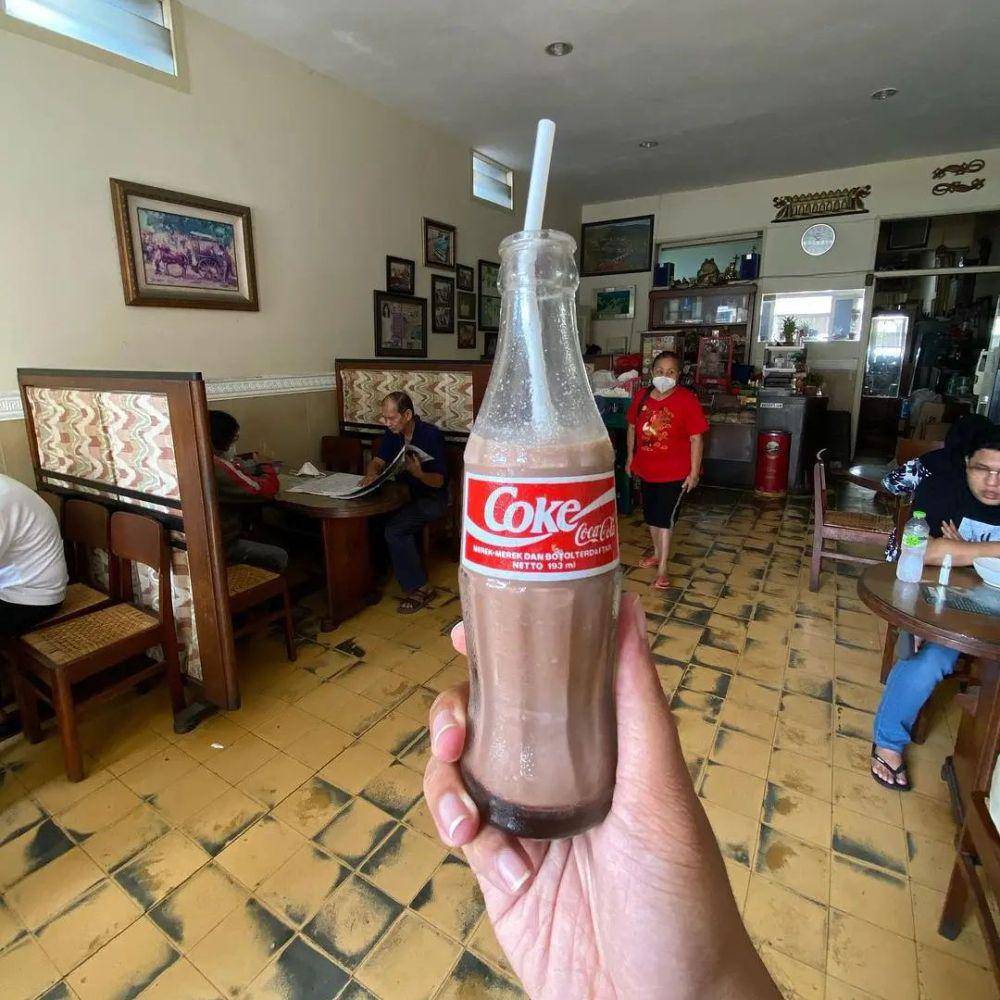 Fosco es susu coklat yang hanya ada di Depot Hok Lay Malang. Instagram/depot.hoklay.mlg