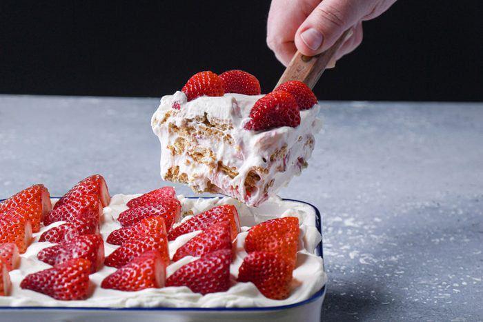8 Kreasi Icebox Cake, Dessert Dingin Praktis Tanpa Dimasak