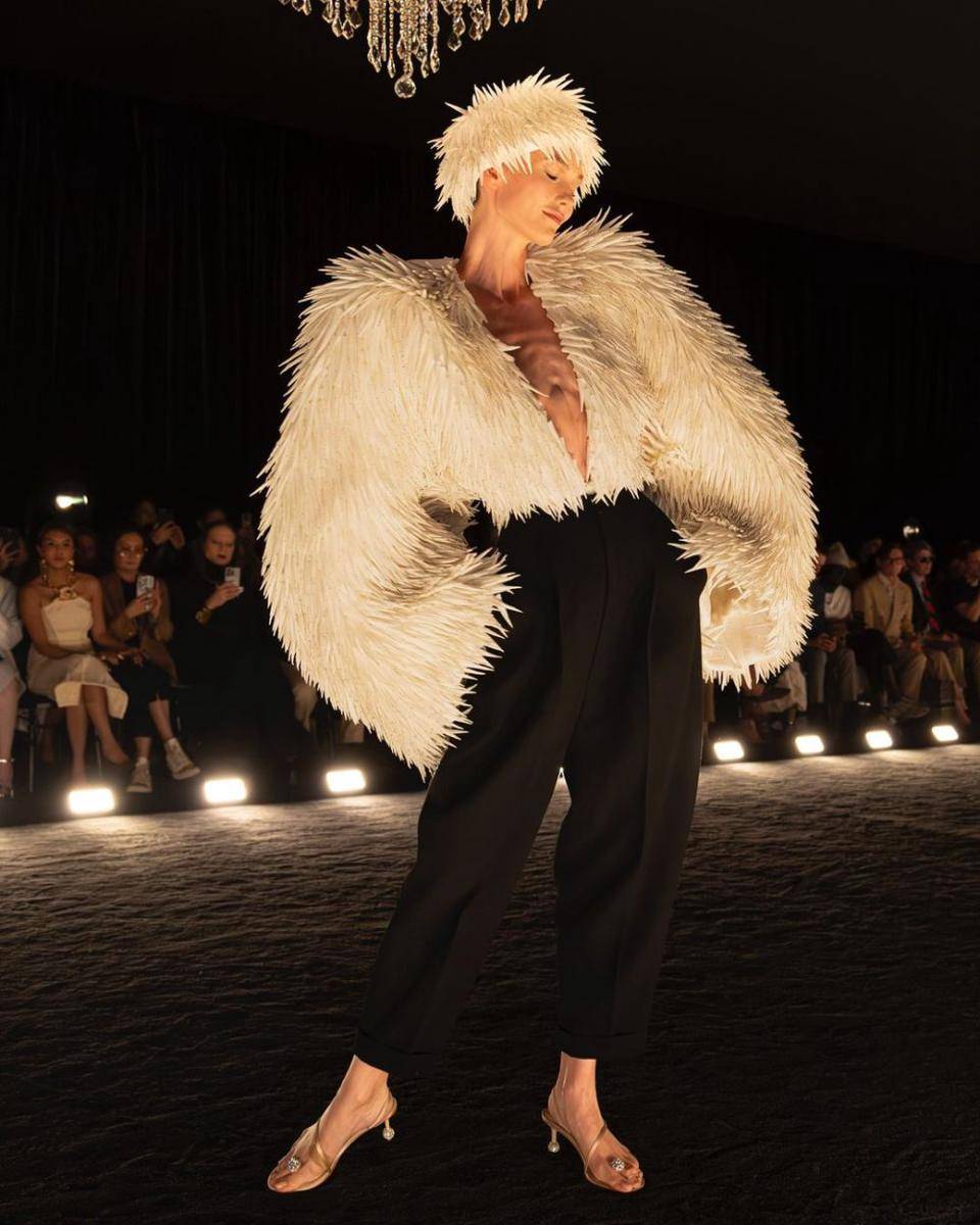 koleksi haute couture Schiaparelli Fall/Winter 2024 (instagram.com/schiaparelli)