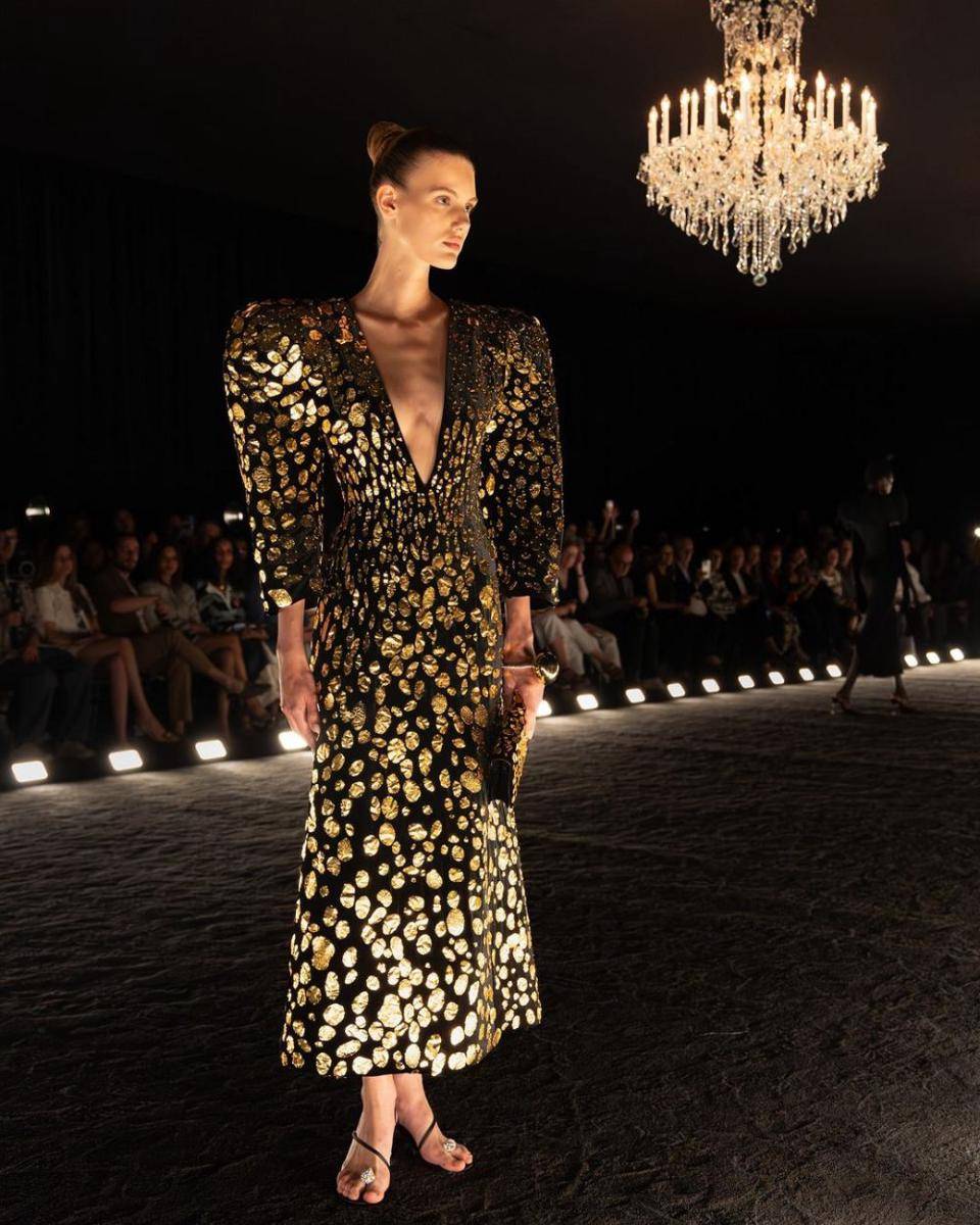 koleksi haute couture Schiaparelli Fall/Winter 2024 (instagram.com/schiaparelli)