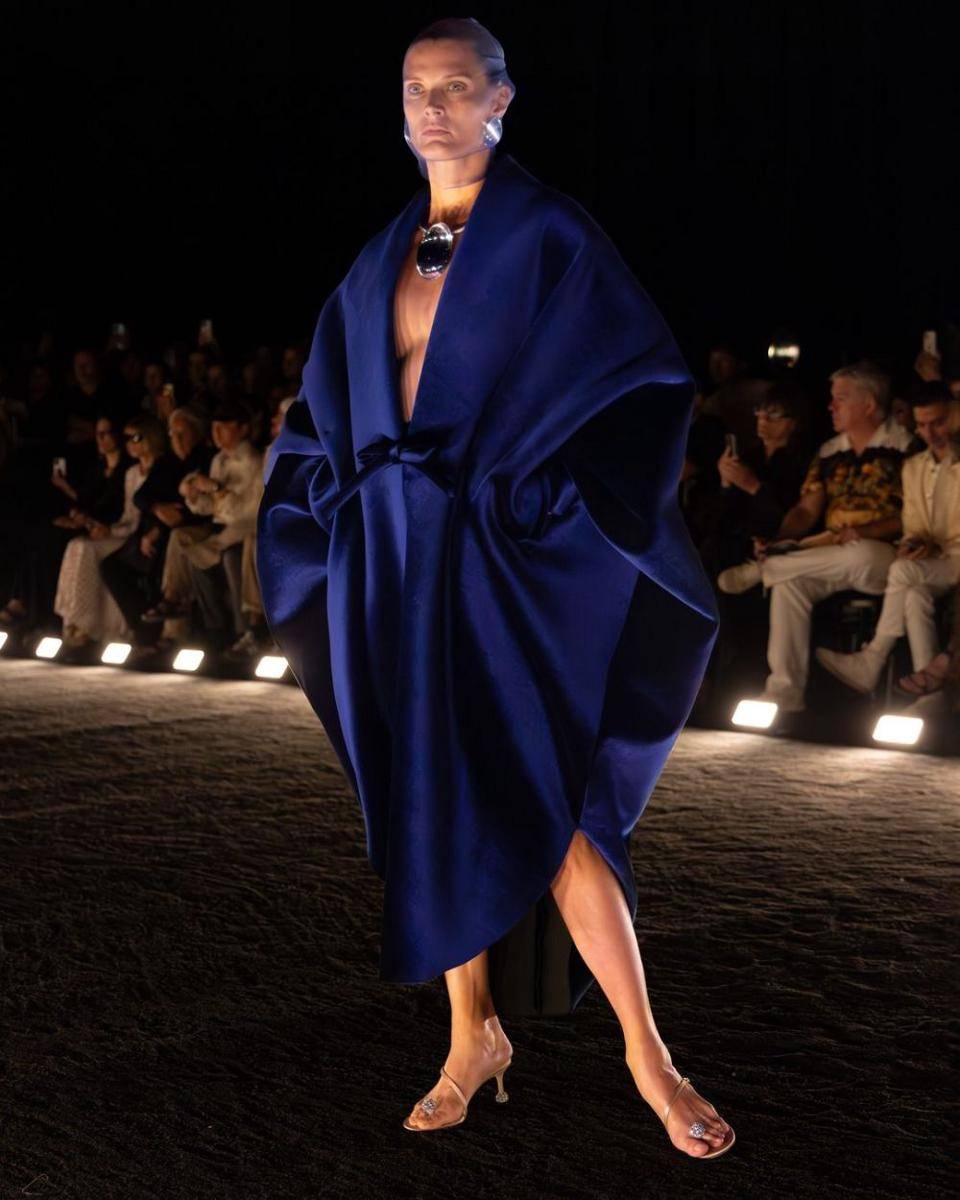 koleksi haute couture Schiaparelli Fall/Winter 2024 (instagram.com/schiaparelli)