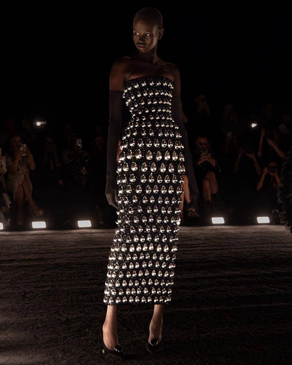 koleksi haute couture Schiaparelli Fall/Winter 2024 (instagram.com/schiaparelli)