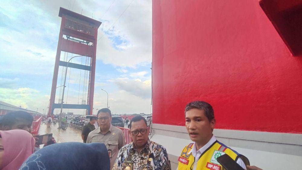 Pj Wako Palembang Ucok Abdulrauf Damenta tinjau Tower Ampera (Dok. Istimewa)