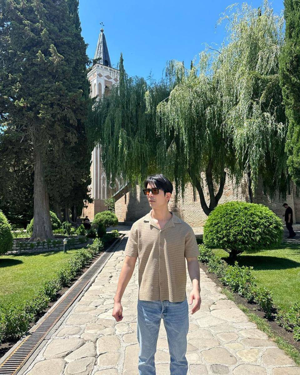 potret outfit liburan ala Son Yuke (instagram.com/sonyuke)