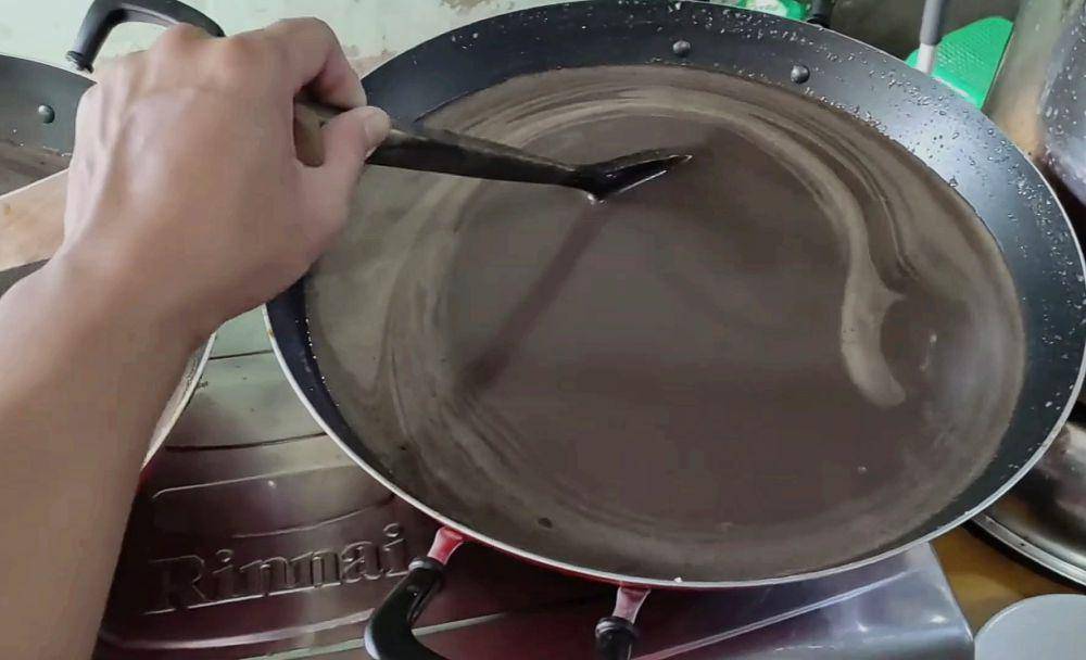 ilustrasi membuat dodol ketan hitam (youtube.com/suka ngayab)