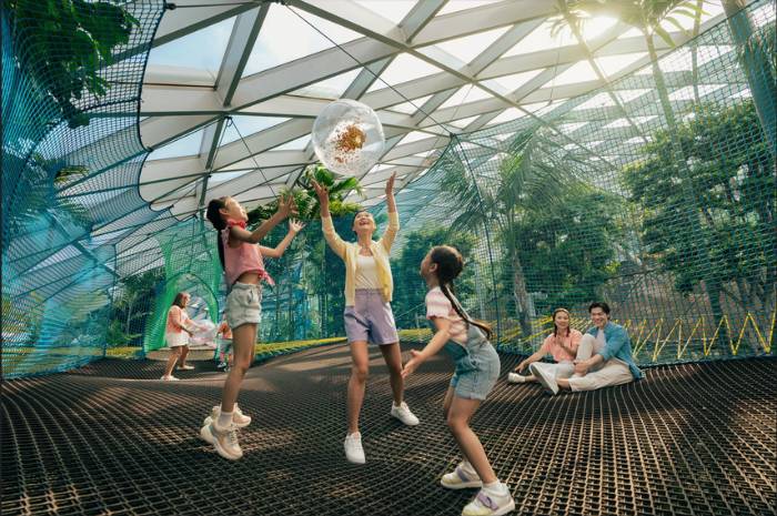 potret Jewel Changi Airport (jewelchangiairport.com)