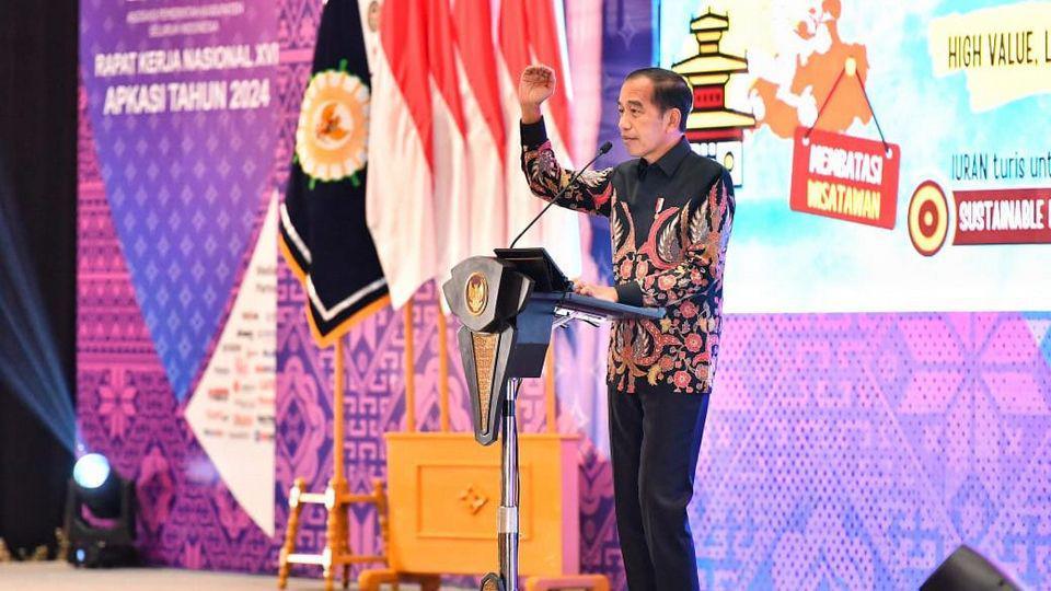 Airlangga Lepas Jabatan Ketum, Jokowi Berpeluang Merapat ke Golkar?