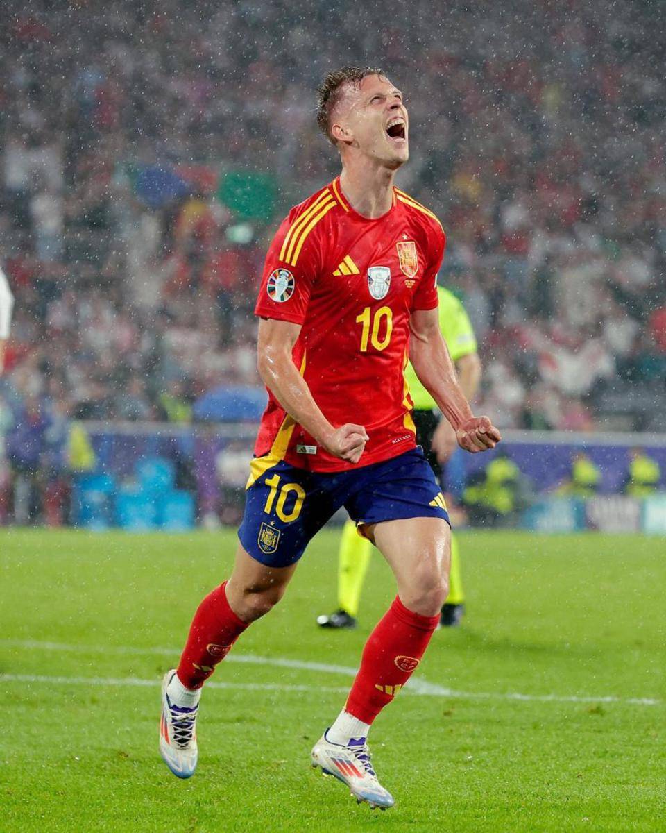 potret selebrasi pemain timnas spanyol dani olmo (instagram.com/daniolmo)
