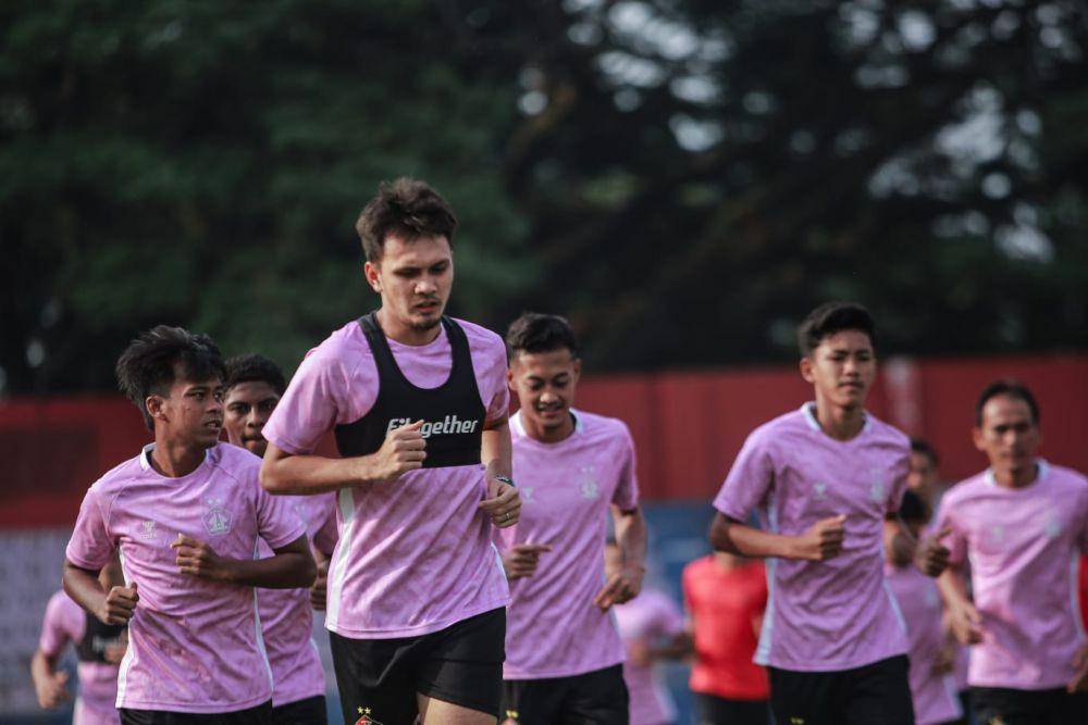 Pemain Persik Kediri saat berlatih. Instagram.com/persikfcofficial