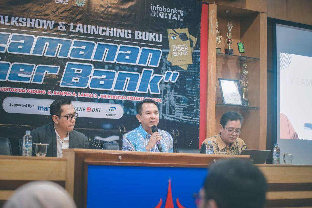 Kepala OJK Regional Satu Jabodebek dan Banten Roberto Akyuwen (Dok Istimewa)
