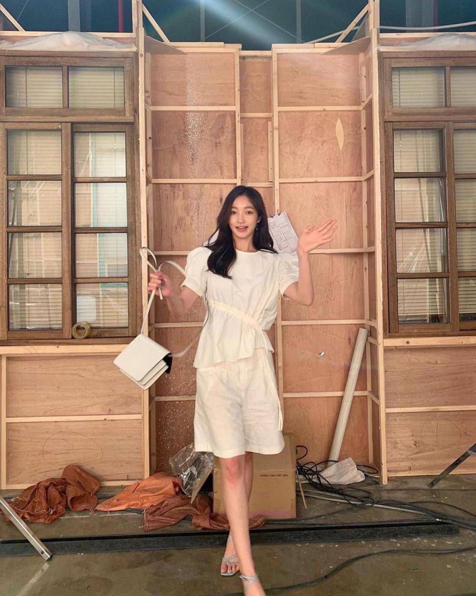 Ji Hye Won (instagram.com/haezy___)