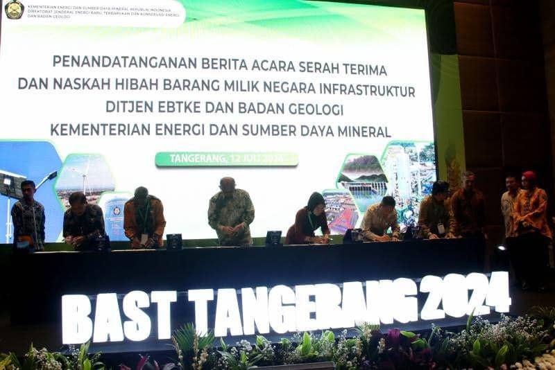 Pemkot Tangerang Terima Hibah 418 PJU Tenaga Surya