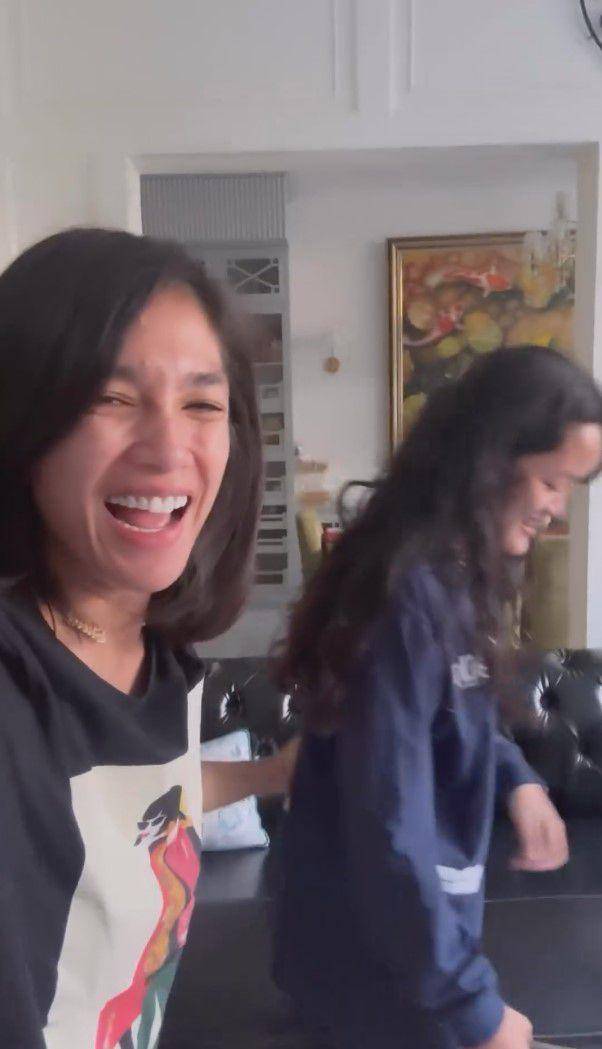 potret Ussy Sulistiawaty rayakan anaknya lulus masuk Universitas Indonesia (instagram.com/ussypratama)