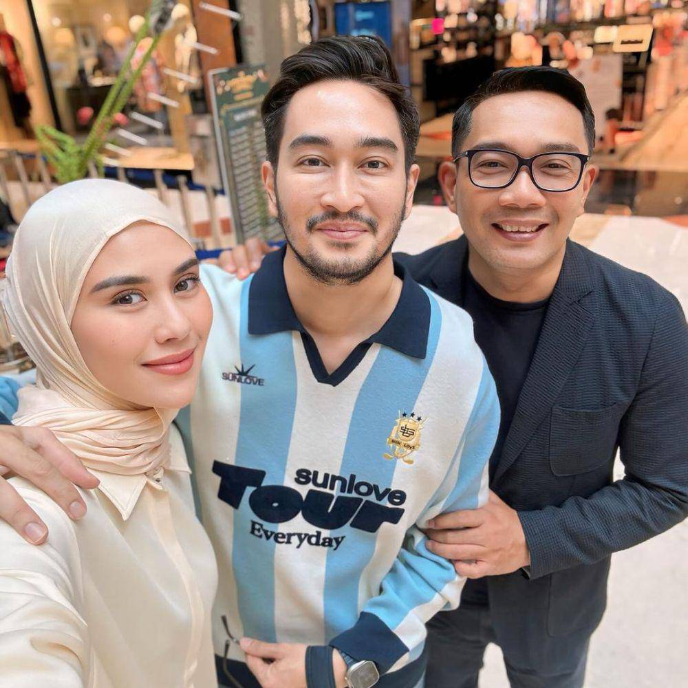 potret Syahnaz Sadiqah, suami dan Ridwan Kamil (instagram.com/syahnazs)