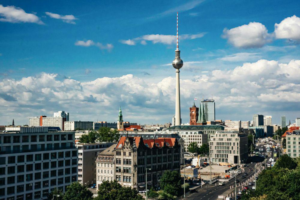 Berlin (unsplash.com/@geerald)