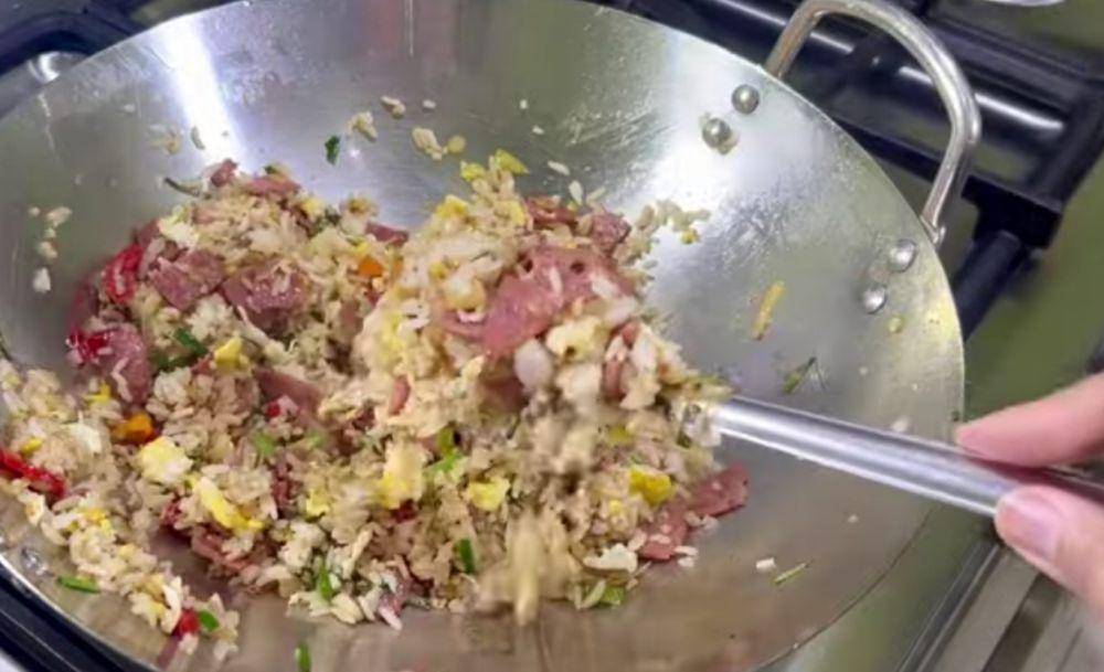 ilustrasi membuat nasi goreng (youtube.com/Ceceromed Kitchen)
