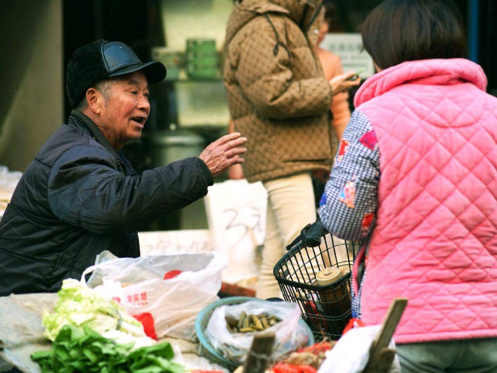 ilustrasi solo traveler ekstrovert (Pexels.com/YIMING TANG)