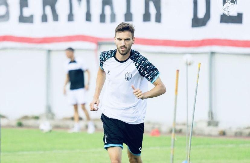 Striker Nermin Haljeta dalam sesi latihan PSM Makassar di Stadion Kalegowa Pallangga pada Selasa 9 Juli 2024. (Instagram.com/psm_makassar)